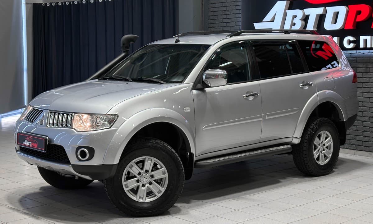 Mitsubishi Pajero Sport - 2